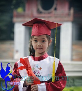 Lễ phục tốt nghiệp trẻ em may tại xương may Phúc Khang