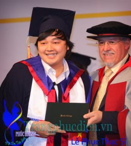 Lễ phục trao bằng